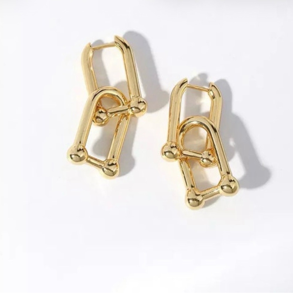 ⚠️Closet Clean OutElegant Gold Geometric Earrings